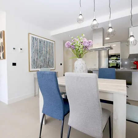 Town Luxury Cielo Εστεπόνα